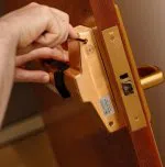 Locksmith Key Store Chestnut Hill, MA 617-712-1261 - new-locks-installation